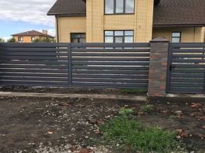 Забор жалюзи 72 метра фото в Усть-Лабинске
